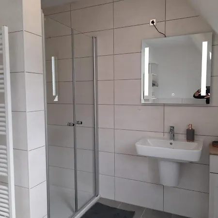 Doppelhaushaelfte Seute Deern Esgrus